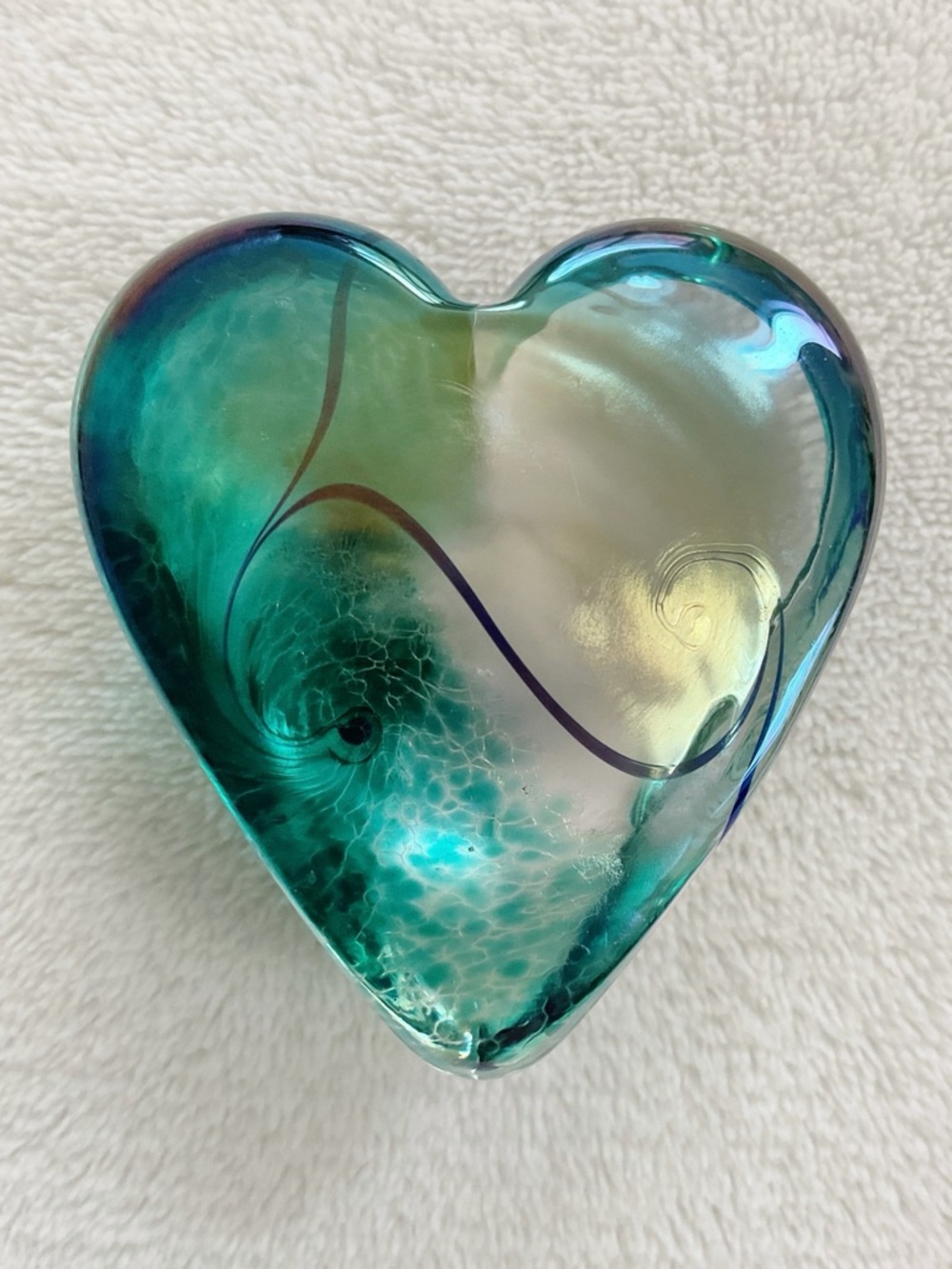 Robert Held Art Glass Heart Paperweight Iridescent Signed Canada 2”